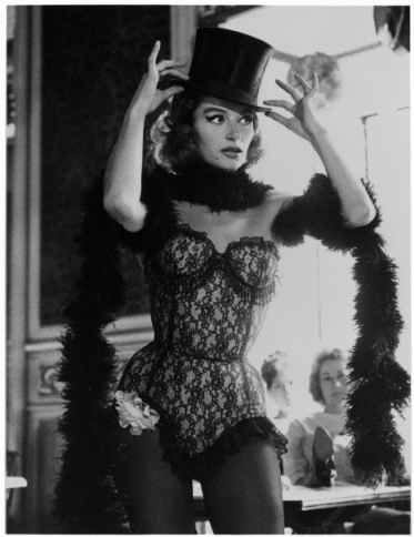 Lola, Anouk Aimee, Showgirl