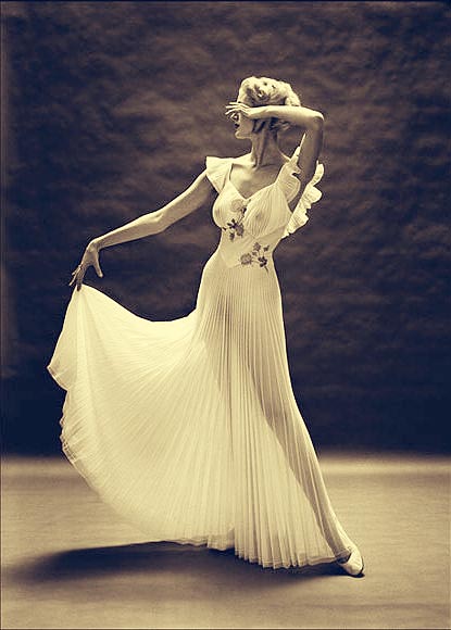 Carmen Dell'Orefice, Mark Shaw,Vanity Fair, Lingerie, Nightgown