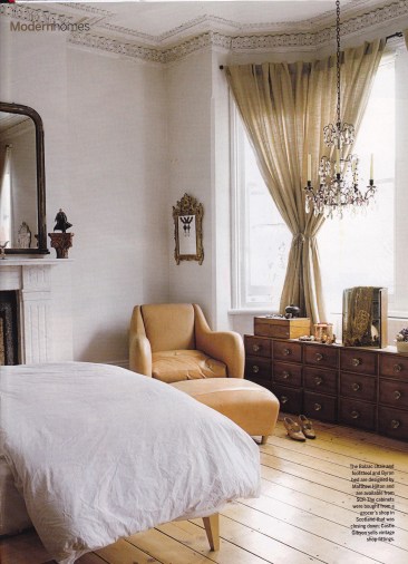 Nue4 Vintage Interior, Nude colour scheme, chandelier