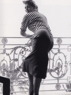 Sophia Loren, Cannes, On the Balcony