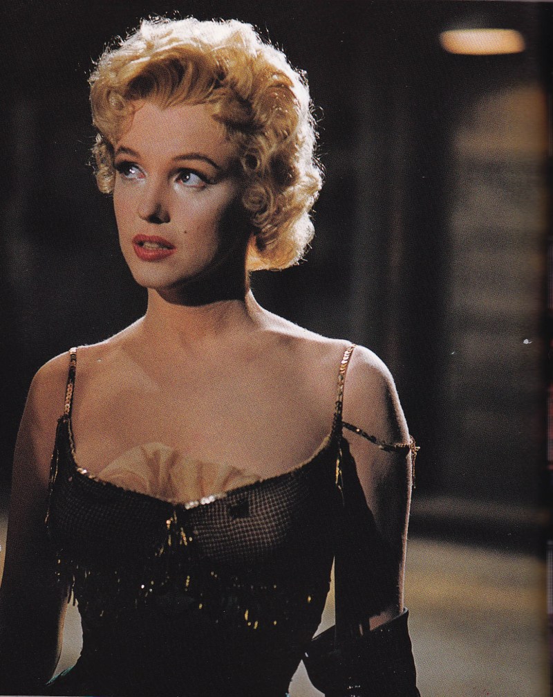 Marilyn Monroe, Showgirl costume, highlighter, makeup