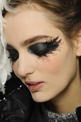 Chanel PreFall 2013, Lace Lashes