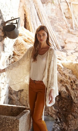 Plumo lace shrug, festival chic