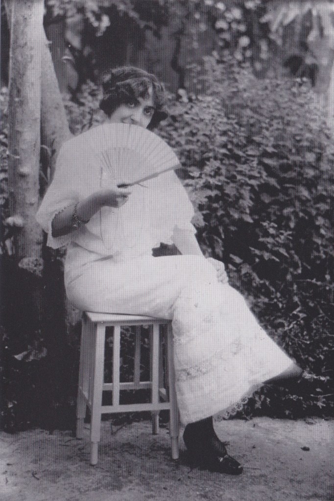 Senyoreta amb Ventall, Mallorca 1930