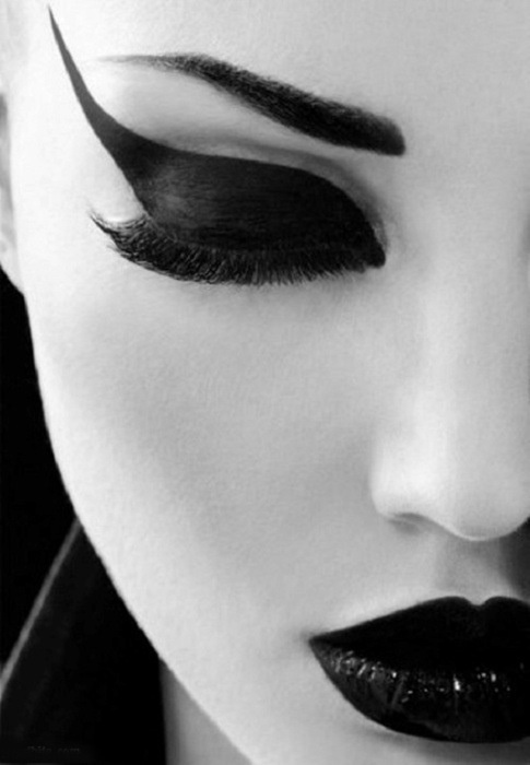 dramatic black makeup